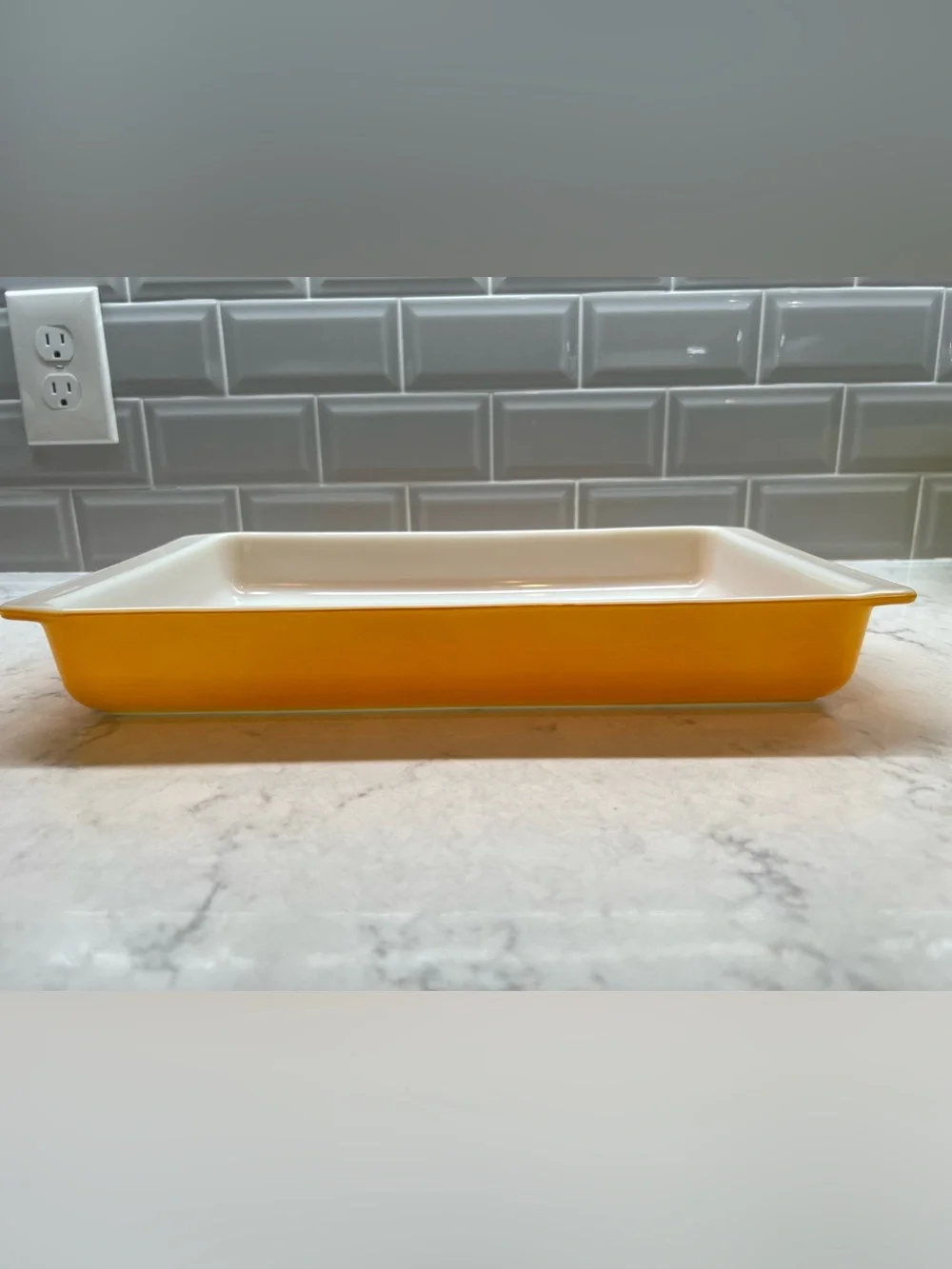 Pyrex 933 Orange Daisy Lasagna Casserole Dish
